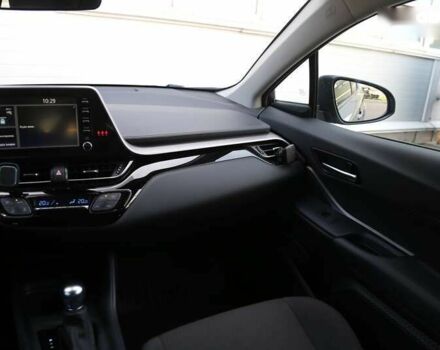Тойота C-HR, объемом двигателя 0 л и пробегом 29 тыс. км за 29500 $, фото 12 на Automoto.ua