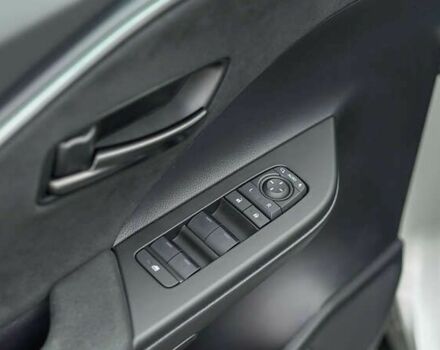 Тойота C-HR, объемом двигателя 0 л и пробегом 3 тыс. км за 48771 $, фото 14 на Automoto.ua