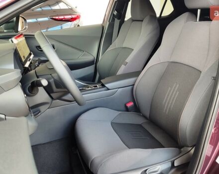 купити нове авто Тойота C-HR 2024 року від офіційного дилера Тойота Центр Чернігів «Соллі-Плюс» Тойота фото