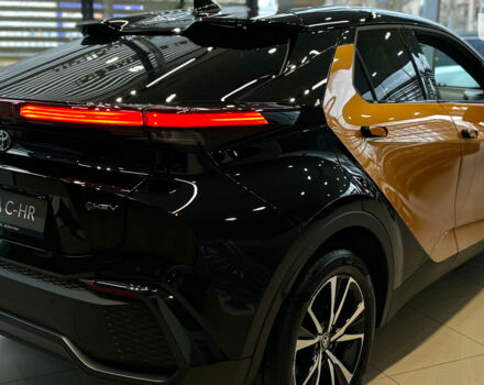 Тойота C-HR, об'ємом двигуна 1.99 л та пробігом 0 тис. км за 44242 $, фото 2 на Automoto.ua