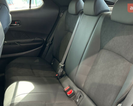 Тойота C-HR, об'ємом двигуна 1.99 л та пробігом 0 тис. км за 46540 $, фото 16 на Automoto.ua