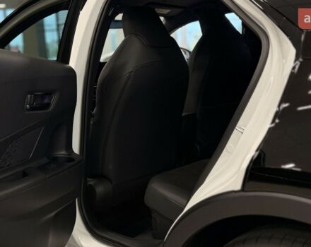 Тойота C-HR, об'ємом двигуна 1.99 л та пробігом 0 тис. км за 48450 $, фото 15 на Automoto.ua