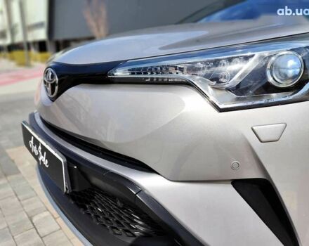 Тойота C-HR, объемом двигателя 1.2 л и пробегом 69 тыс. км за 17990 $, фото 1 на Automoto.ua