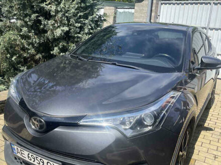 Тойота C-HR, объемом двигателя 1.99 л и пробегом 160 тыс. км за 15500 $, фото 1 на Automoto.ua