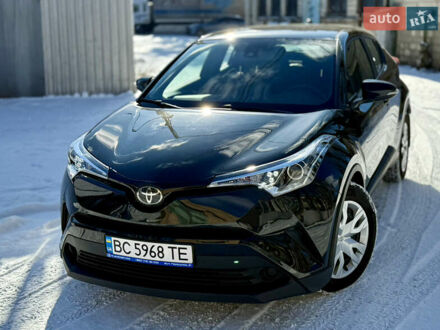 Тойота C-HR 2018 у Києві на Automoto.ua Тойота C-HR, об'ємом двигуна 1.99 л та пробігом 65 тис. км за 17900 $, фото 1 на Automoto.ua