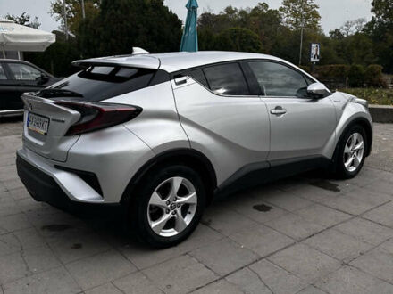 Тойота C-HR, об'ємом двигуна 1.8 л та пробігом 65 тис. км за 30000 $, фото 1 на Automoto.ua