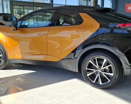 купити нове авто Тойота C-HR 2023 року від офіційного дилера Тойота на Столичному Тойота фото