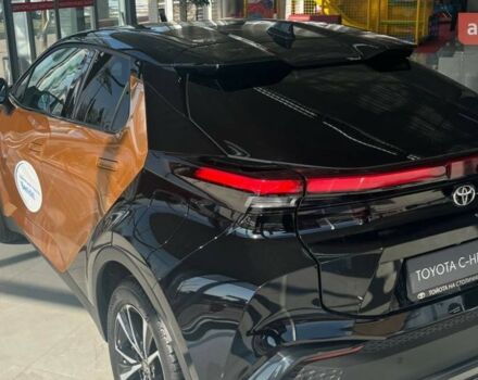 купити нове авто Тойота C-HR 2023 року від офіційного дилера Тойота на Столичному Тойота фото