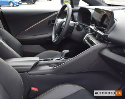 Желтый Тойота C-HR, объемом двигателя 2 л и пробегом 17 тыс. км за 39200 $, фото 5 на Automoto.ua