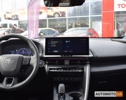 Желтый Тойота C-HR, объемом двигателя 2 л и пробегом 17 тыс. км за 38900 $, фото 7 на Automoto.ua