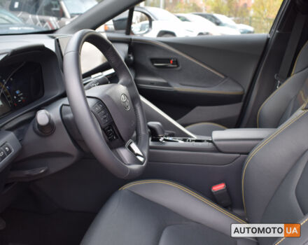 Желтый Тойота C-HR, объемом двигателя 2 л и пробегом 17 тыс. км за 39200 $, фото 11 на Automoto.ua