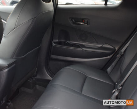 Желтый Тойота C-HR, объемом двигателя 2 л и пробегом 17 тыс. км за 39200 $, фото 10 на Automoto.ua