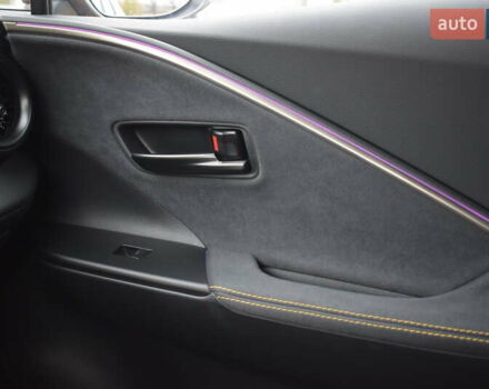 Жовтий Тойота C-HR, об'ємом двигуна 1.99 л та пробігом 17 тис. км за 39200 $, фото 26 на Automoto.ua