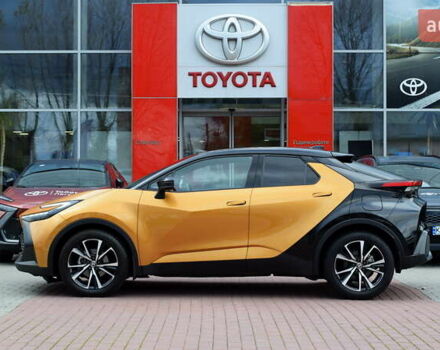 Жовтий Тойота C-HR, об'ємом двигуна 1.99 л та пробігом 17 тис. км за 39200 $, фото 2 на Automoto.ua