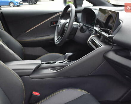 Жовтий Тойота C-HR, об'ємом двигуна 1.99 л та пробігом 17 тис. км за 39200 $, фото 5 на Automoto.ua