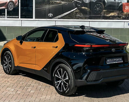 Тойота C-HR 2024 у Чернівцях на Automoto.ua Жовтий Тойота C-HR, об'ємом двигуна 1.99 л та пробігом 7 тис. км за 42724 $, фото 8 на Automoto.ua
