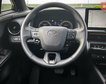 Желтый Тойота C-HR, объемом двигателя 1.99 л и пробегом 7 тыс. км за 43397 $, фото 17 на Automoto.ua