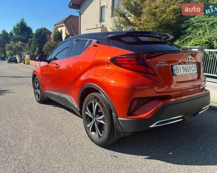 Жовтий Тойота C-HR, об'ємом двигуна 1.99 л та пробігом 82 тис. км за 26500 $, фото 1 на Automoto.ua