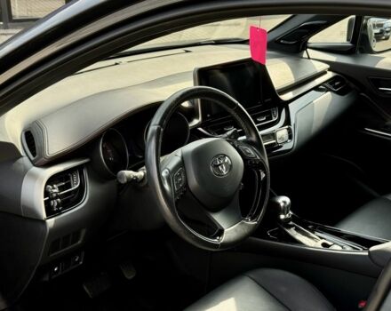 Серый Тойота C-HR, объемом двигателя 1.2 л и пробегом 106 тыс. км за 18200 $, фото 5 на Automoto.ua