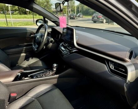 Серый Тойота C-HR, объемом двигателя 1.2 л и пробегом 106 тыс. км за 18200 $, фото 6 на Automoto.ua