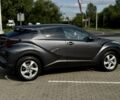Серый Тойота C-HR, объемом двигателя 1.2 л и пробегом 106 тыс. км за 18200 $, фото 1 на Automoto.ua