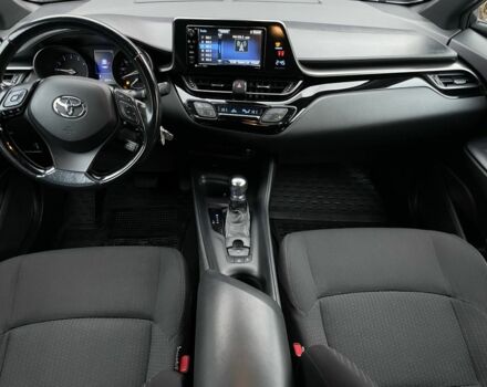 Серый Тойота C-HR, объемом двигателя 1.8 л и пробегом 83 тыс. км за 16900 $, фото 10 на Automoto.ua
