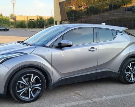 Серый Тойота C-HR, объемом двигателя 1.8 л и пробегом 133 тыс. км за 21400 $, фото 16 на Automoto.ua