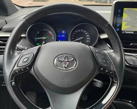 Серый Тойота C-HR, объемом двигателя 1.8 л и пробегом 33 тыс. км за 12000 $, фото 8 на Automoto.ua