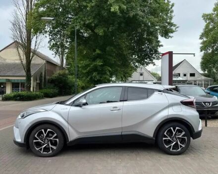 Серый Тойота C-HR, объемом двигателя 1.8 л и пробегом 33 тыс. км за 12000 $, фото 1 на Automoto.ua
