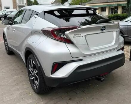 Серый Тойота C-HR, объемом двигателя 1.8 л и пробегом 33 тыс. км за 12000 $, фото 4 на Automoto.ua