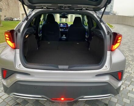 Серый Тойота C-HR, объемом двигателя 0 л и пробегом 76 тыс. км за 27000 $, фото 6 на Automoto.ua