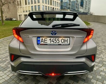 Серый Тойота C-HR, объемом двигателя 0 л и пробегом 76 тыс. км за 27000 $, фото 1 на Automoto.ua