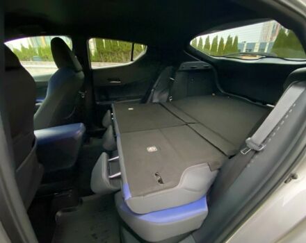 Серый Тойота C-HR, объемом двигателя 0 л и пробегом 76 тыс. км за 27000 $, фото 11 на Automoto.ua