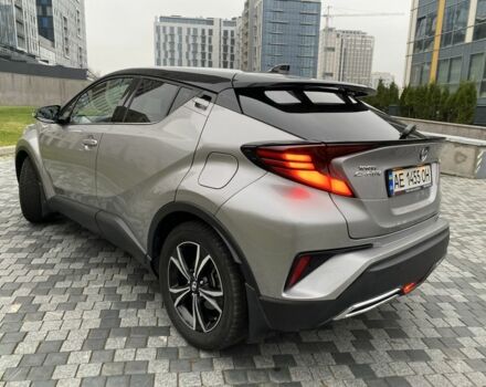 Серый Тойота C-HR, объемом двигателя 0 л и пробегом 76 тыс. км за 27000 $, фото 2 на Automoto.ua