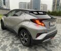 Серый Тойота C-HR, объемом двигателя 0 л и пробегом 76 тыс. км за 27000 $, фото 2 на Automoto.ua
