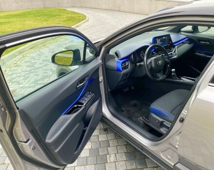 Серый Тойота C-HR, объемом двигателя 0 л и пробегом 76 тыс. км за 27000 $, фото 16 на Automoto.ua