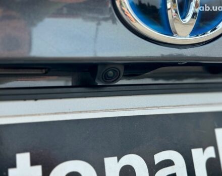 Серый Тойота C-HR, объемом двигателя 2 л и пробегом 42 тыс. км за 29890 $, фото 7 на Automoto.ua