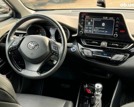 Серый Тойота C-HR, объемом двигателя 2 л и пробегом 42 тыс. км за 29890 $, фото 27 на Automoto.ua