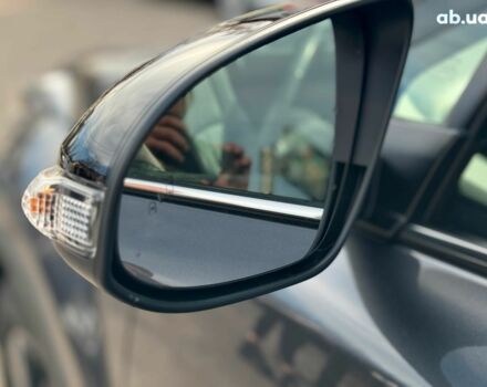 Серый Тойота C-HR, объемом двигателя 2 л и пробегом 42 тыс. км за 29890 $, фото 13 на Automoto.ua