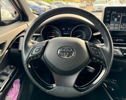 Серый Тойота C-HR, объемом двигателя 2 л и пробегом 42 тыс. км за 29890 $, фото 28 на Automoto.ua