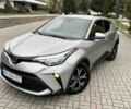 Серый Тойота C-HR, объемом двигателя 2 л и пробегом 14 тыс. км за 27500 $, фото 1 на Automoto.ua