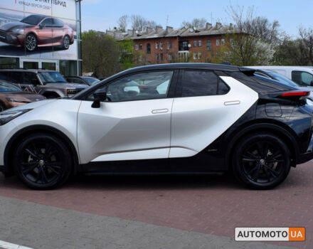 Серый Тойота C-HR, объемом двигателя 2 л и пробегом 745 тыс. км за 42400 $, фото 2 на Automoto.ua