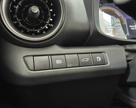 Сірий Тойота C-HR, об'ємом двигуна 2 л та пробігом 8 тис. км за 42652 $, фото 17 на Automoto.ua