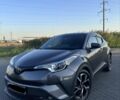 Серый Тойота C-HR, объемом двигателя 2 л и пробегом 136 тыс. км за 16992 $, фото 1 на Automoto.ua
