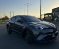 Серый Тойота C-HR, объемом двигателя 2 л и пробегом 136 тыс. км за 16992 $, фото 1 на Automoto.ua