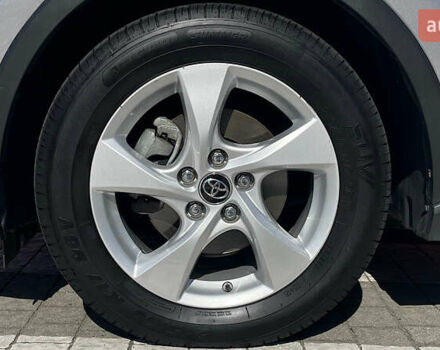 Серый Тойота C-HR, объемом двигателя 1.2 л и пробегом 92 тыс. км за 19116 $, фото 14 на Automoto.ua