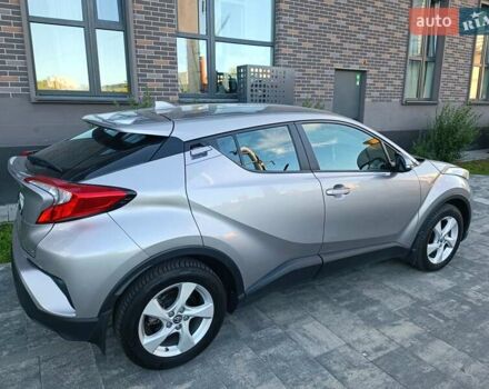 Тойота C-HR 2016 у Львові на Automoto.ua Сірий Тойота C-HR, об'ємом двигуна 1.2 л та пробігом 96 тис. км за 17500 $, фото 3 на Automoto.ua
