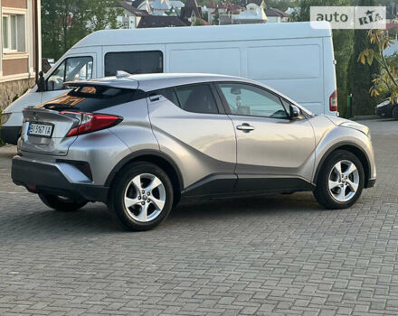 Серый Тойота C-HR, объемом двигателя 1.2 л и пробегом 162 тыс. км за 19500 $, фото 2 на Automoto.ua