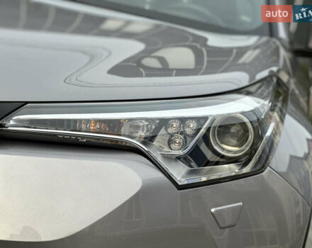 Сірий Тойота C-HR, об'ємом двигуна 1.2 л та пробігом 42 тис. км за 18950 $, фото 7 на Automoto.ua