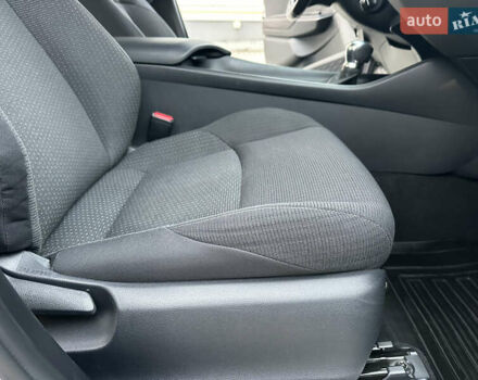 Сірий Тойота C-HR, об'ємом двигуна 1.2 л та пробігом 42 тис. км за 18950 $, фото 115 на Automoto.ua